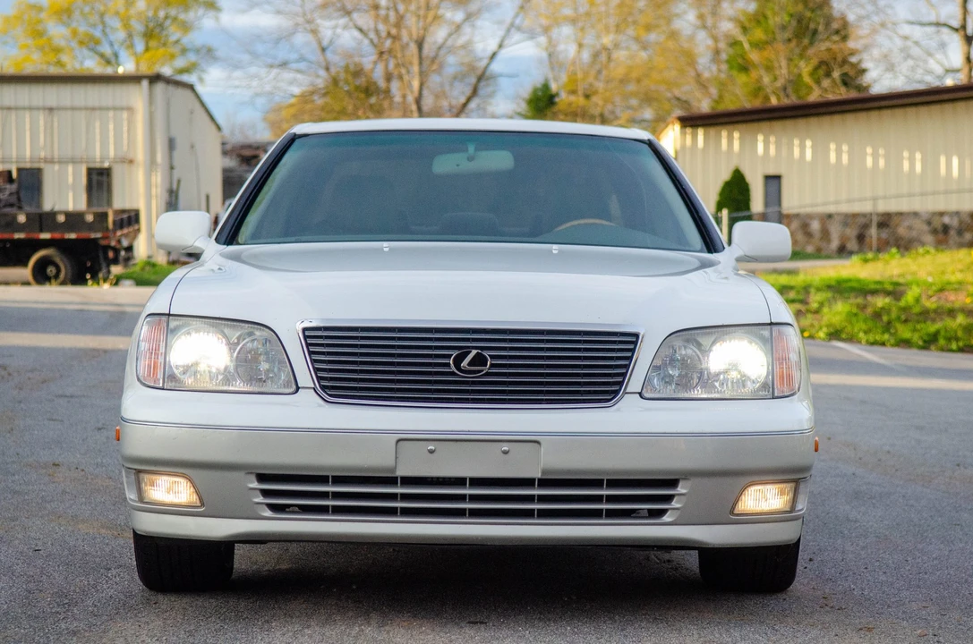 2000 Lexus LS 2nd Gen - Image 5 of 31