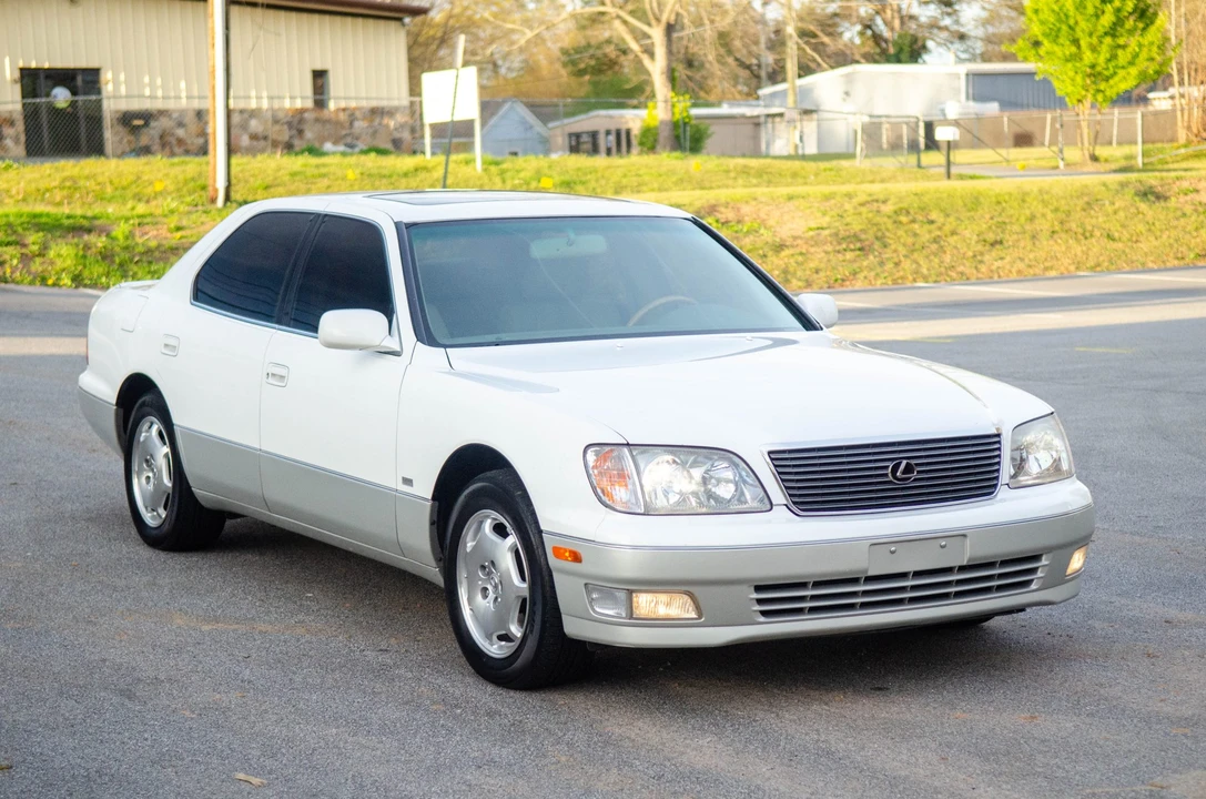 2000 Lexus LS 2nd Gen - Image 8 of 31