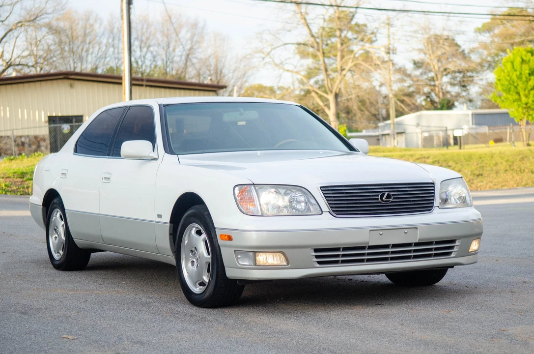 2000 Lexus LS 2nd Gen - Image 7 of 31