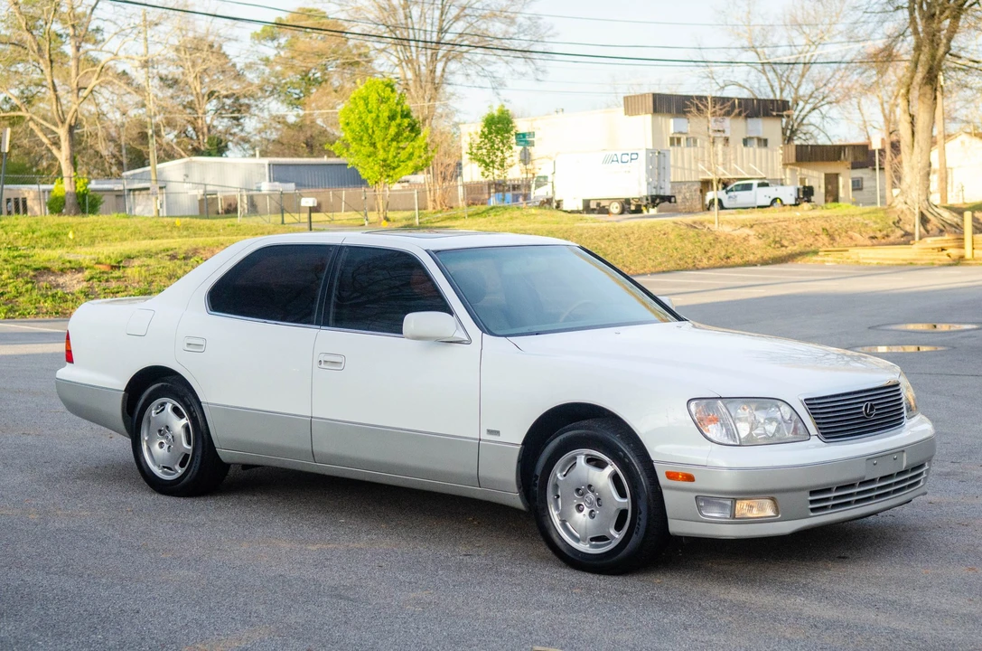 2000 Lexus LS 2nd Gen - Image 9 of 31