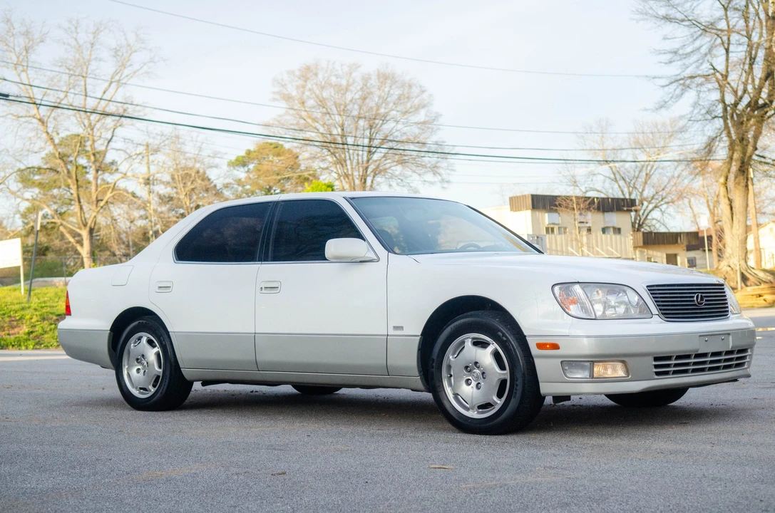 2000 Lexus LS 2nd Gen - Image 10 of 31