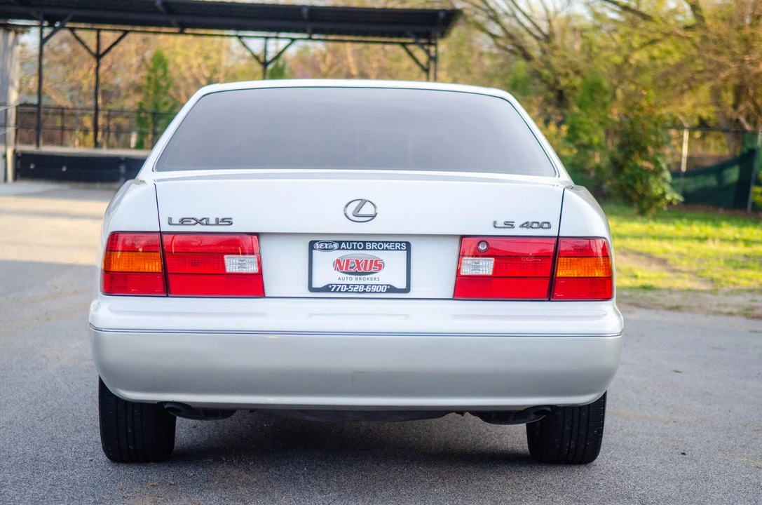 2000 Lexus LS 2nd Gen - Image 20 of 31