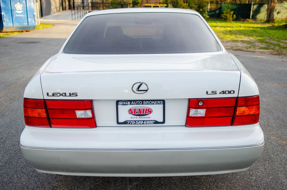 2000 Lexus LS 2nd Gen - Image 22 of 31