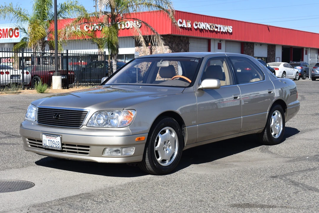 2000 Lexus LS 2nd Gen - Image 10 of 31