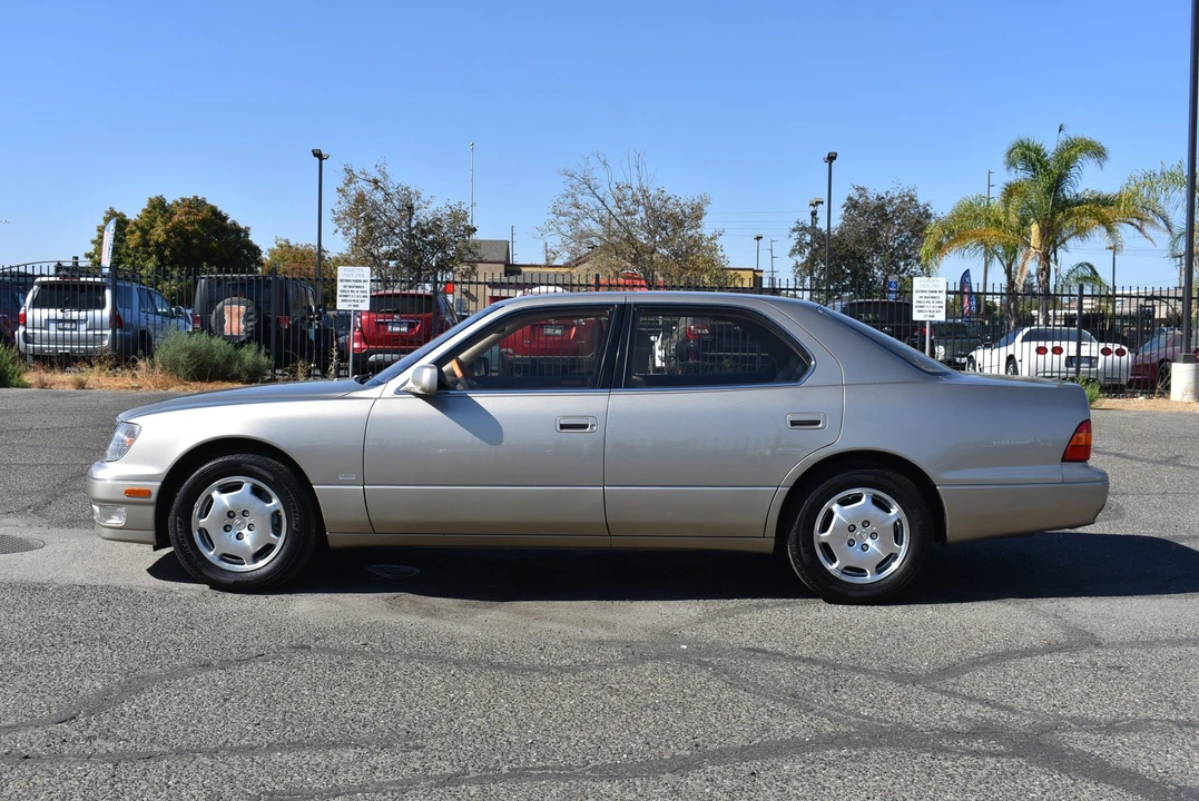 2000 Lexus LS 2nd Gen - Image 3 of 31