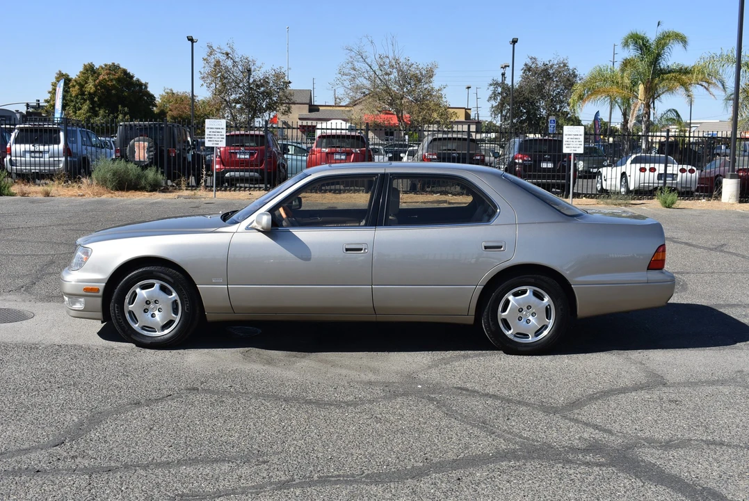 2000 Lexus LS 2nd Gen - Image 11 of 31