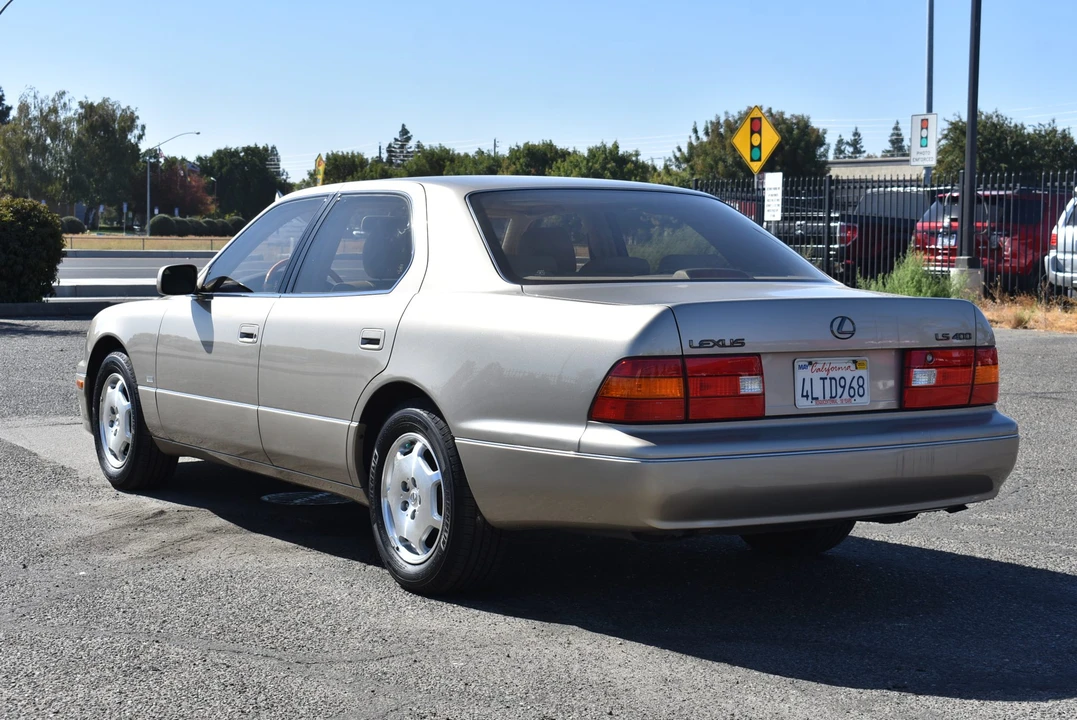 2000 Lexus LS 2nd Gen - Image 12 of 31