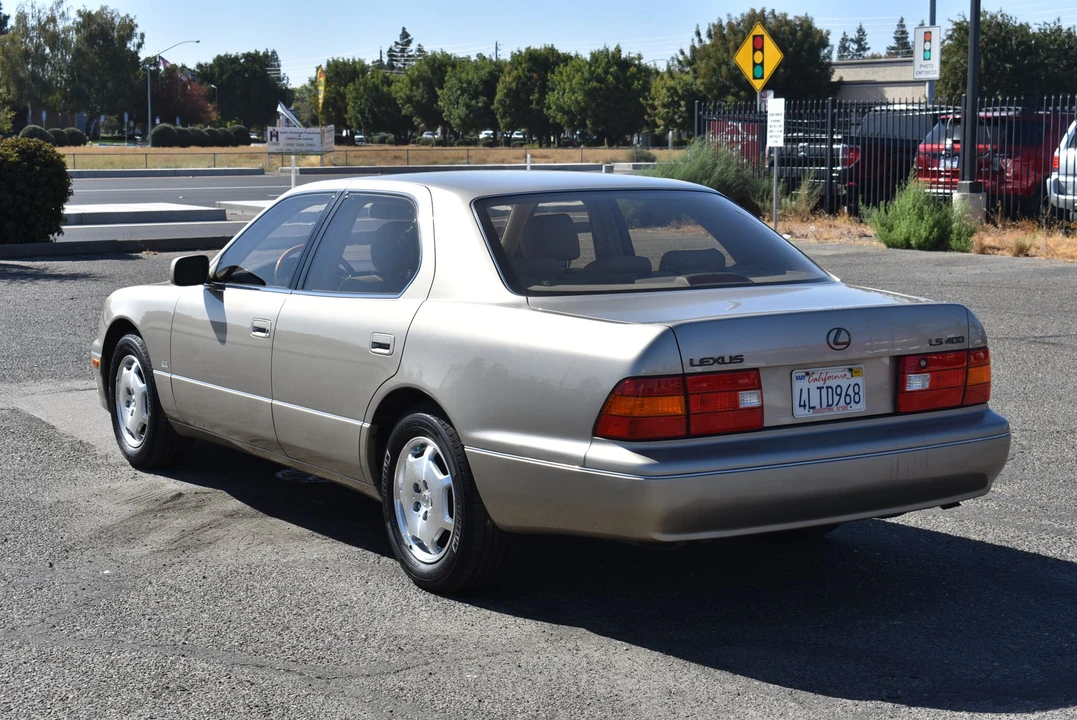 2000 Lexus LS 2nd Gen - Image 4 of 31