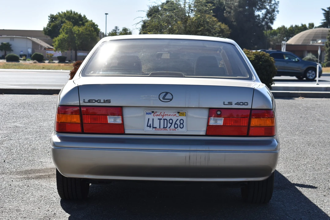 2000 Lexus LS 2nd Gen - Image 13 of 31