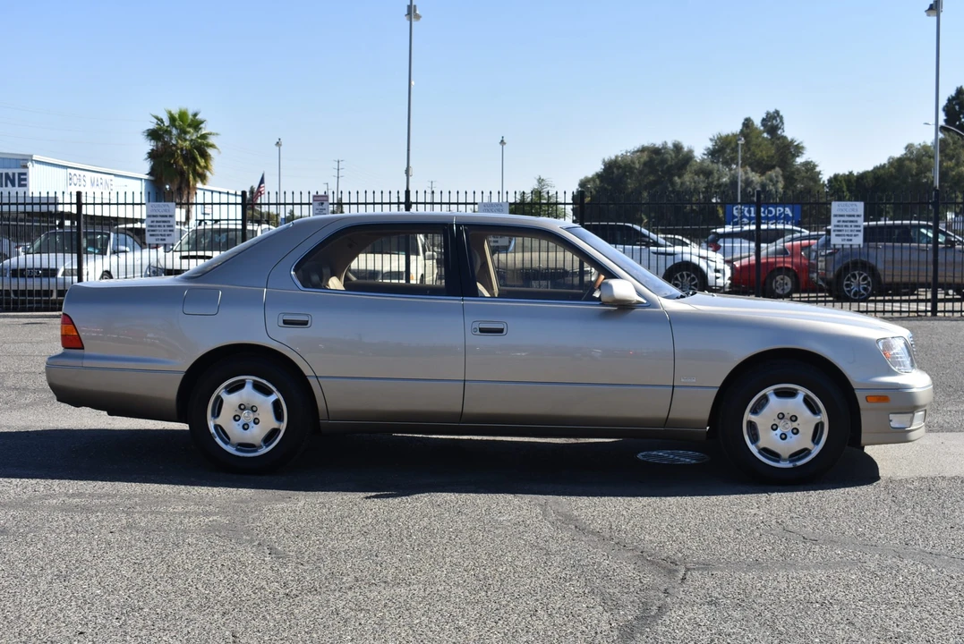 2000 Lexus LS 2nd Gen - Image 15 of 31