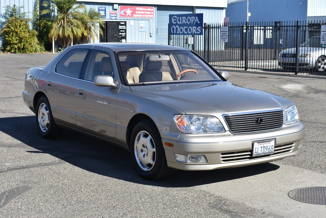 2000 Lexus LS 2nd Gen - Image 16 of 31