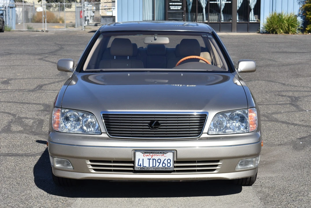 2000 Lexus LS 2nd Gen - Image 9 of 31