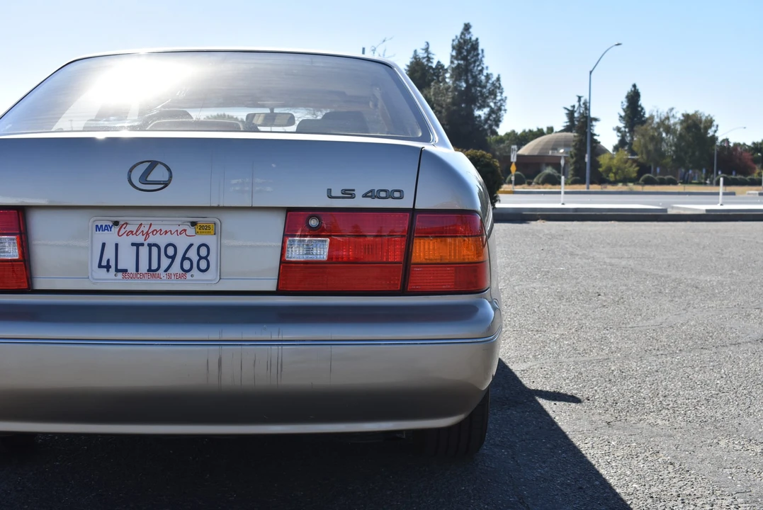 2000 Lexus LS 2nd Gen - Image 29 of 31