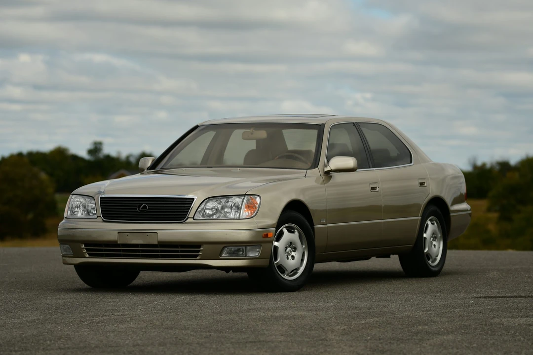 2000 Lexus LS 2nd Gen - Image 4 of 31