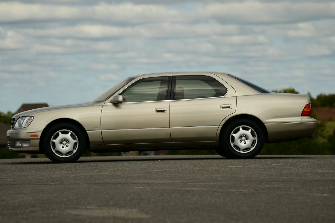 2000 Lexus LS 2nd Gen - Image 8 of 31