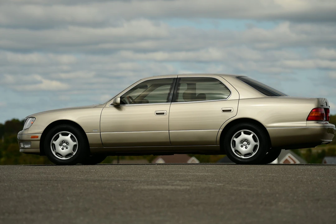 2000 Lexus LS 2nd Gen - Image 7 of 31