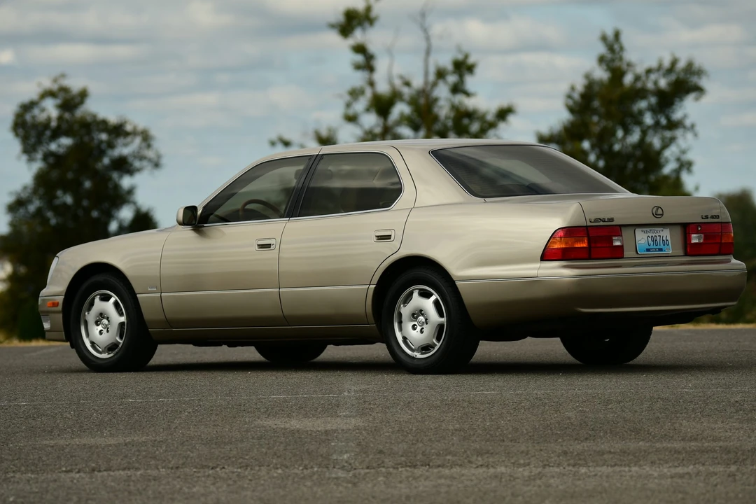 2000 Lexus LS 2nd Gen - Image 10 of 31