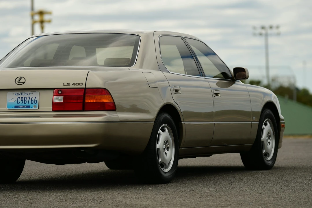 2000 Lexus LS 2nd Gen - Image 31 of 31
