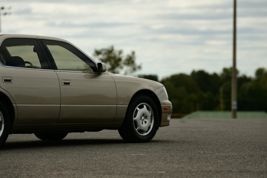 2000 Lexus LS 2nd Gen - Image 26 of 31