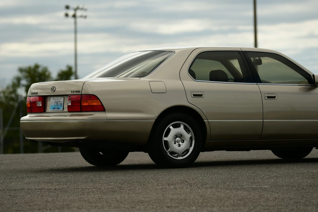 2000 Lexus LS 2nd Gen - Image 29 of 31