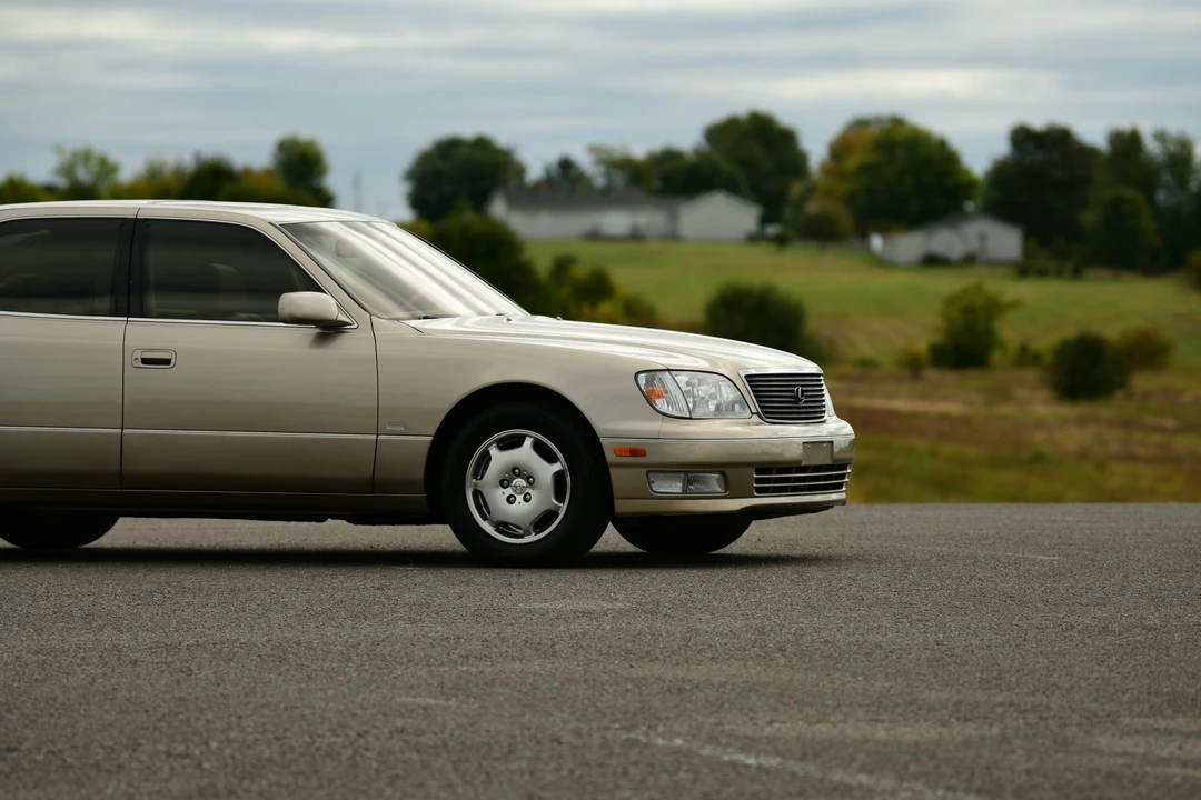 2000 Lexus LS 2nd Gen - Image 24 of 31