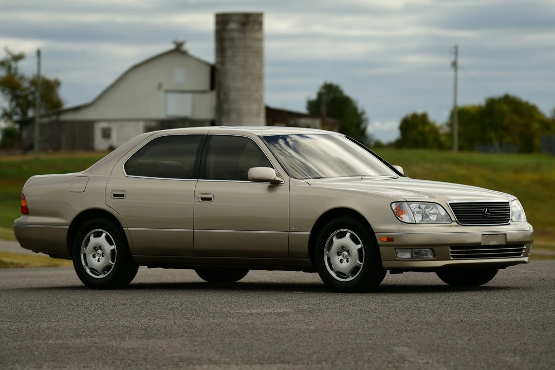 2000 Lexus LS 2nd Gen - Image 18 of 31