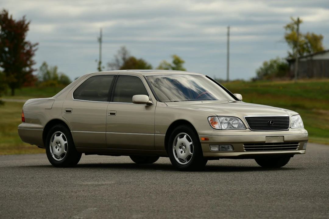 2000 Lexus LS 2nd Gen - Image 17 of 31