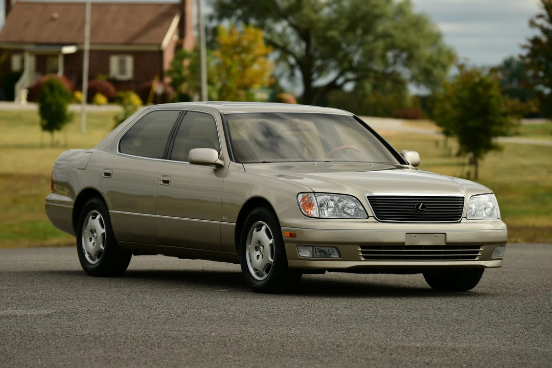 2000 Lexus LS 2nd Gen - Image 19 of 31