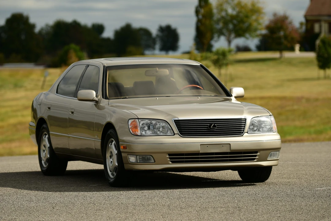 2000 Lexus LS 2nd Gen - Image 2 of 31