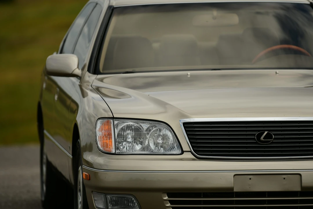 2000 Lexus LS 2nd Gen - Image 22 of 31