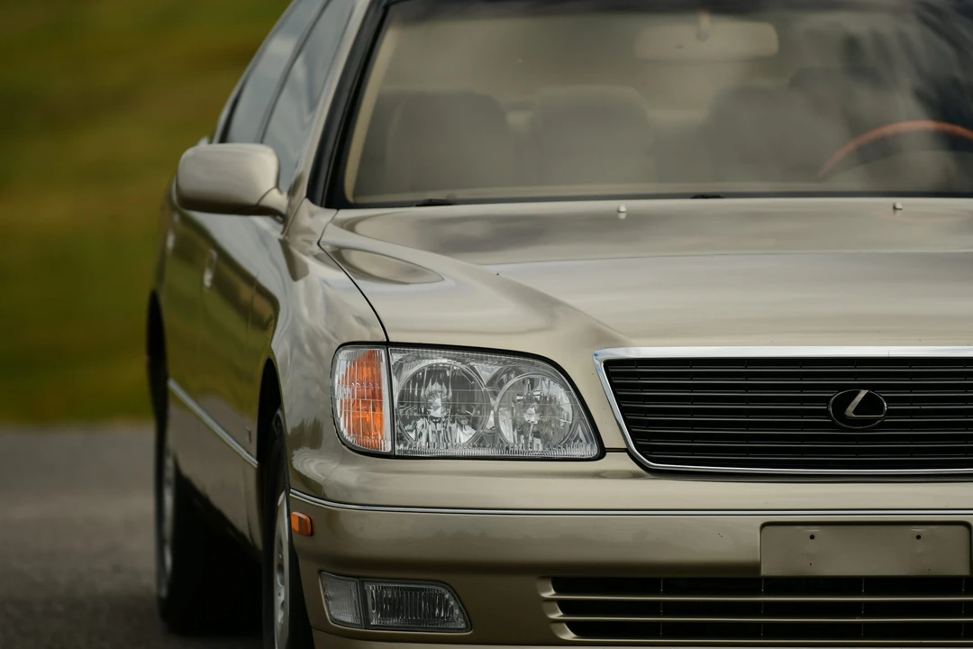 2000 Lexus LS 2nd Gen - Image 21 of 31