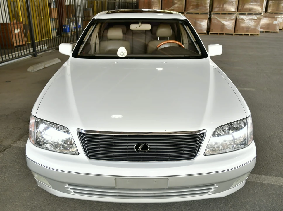 2000 Lexus LS 2nd Gen - Image 2 of 31
