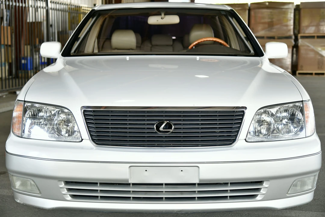 2000 Lexus LS 2nd Gen - Image 4 of 31