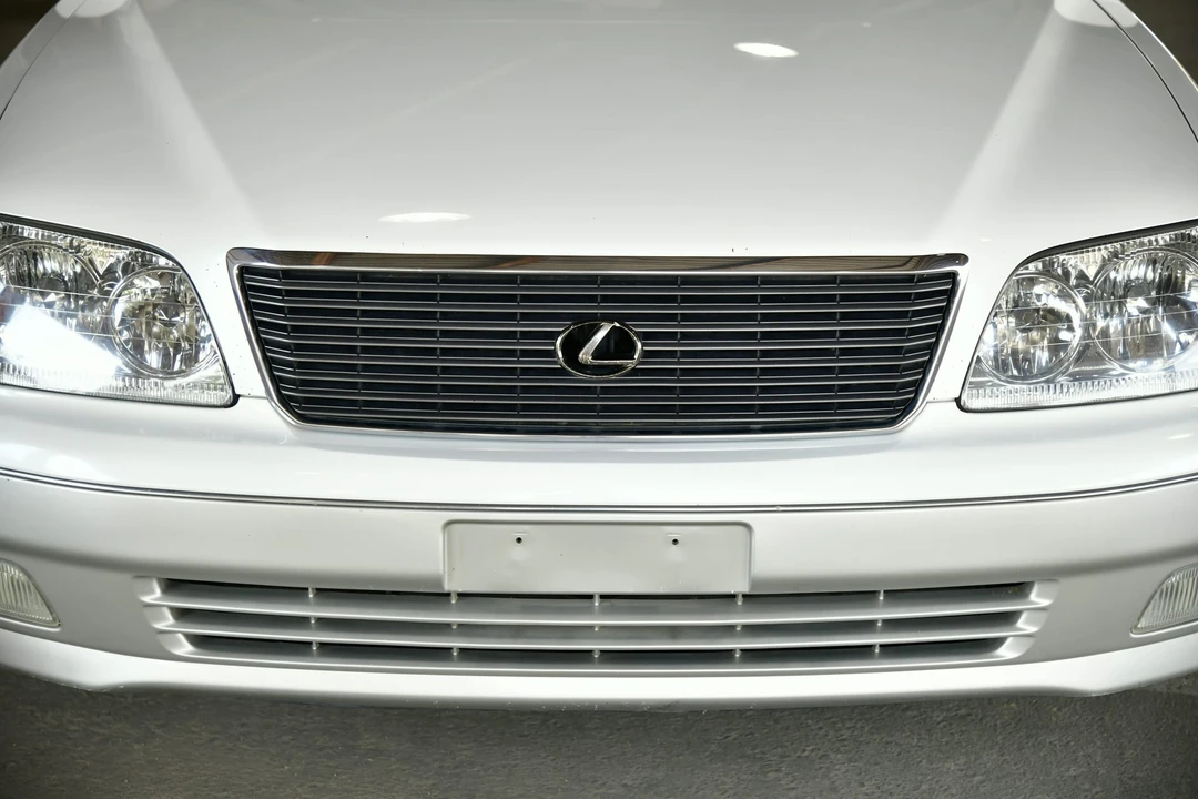 2000 Lexus LS 2nd Gen - Image 29 of 31
