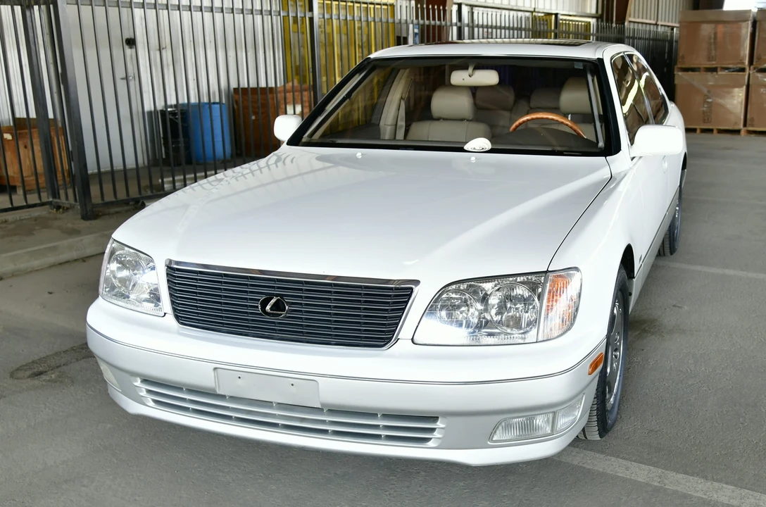 2000 Lexus LS 2nd Gen - Image 5 of 31