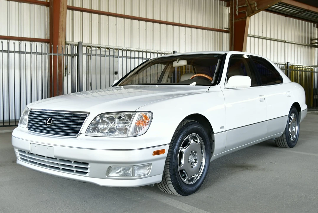 2000 Lexus LS 2nd Gen - Image 8 of 31