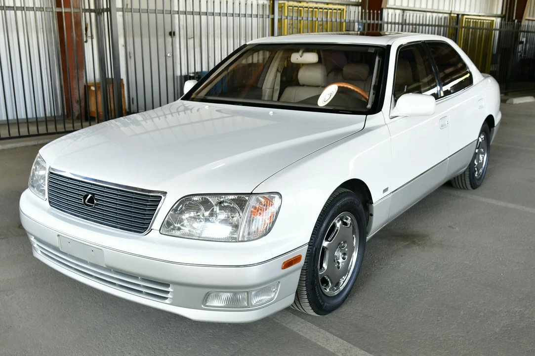 2000 Lexus LS 2nd Gen - Image 7 of 31