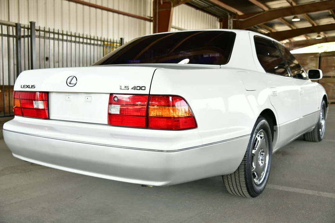 2000 Lexus LS 2nd Gen - Image 20 of 31