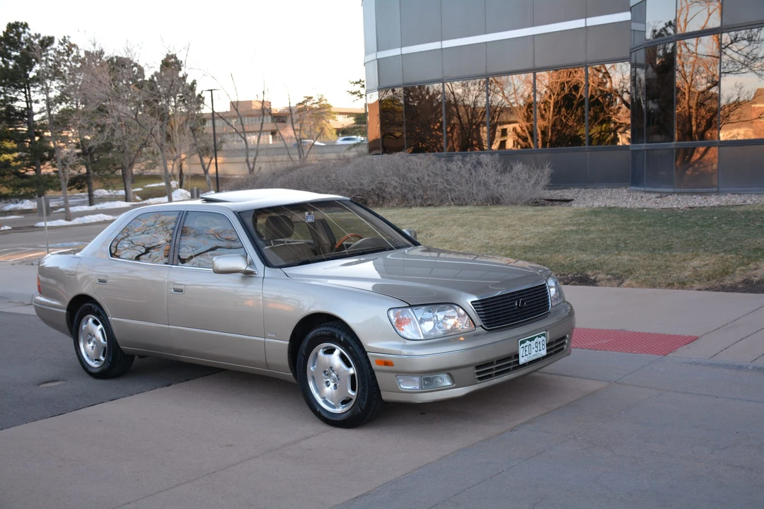 2000 Lexus LS 2nd Gen - Image 4 of 31
