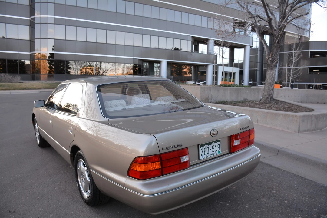 2000 Lexus LS 2nd Gen - Image 12 of 31