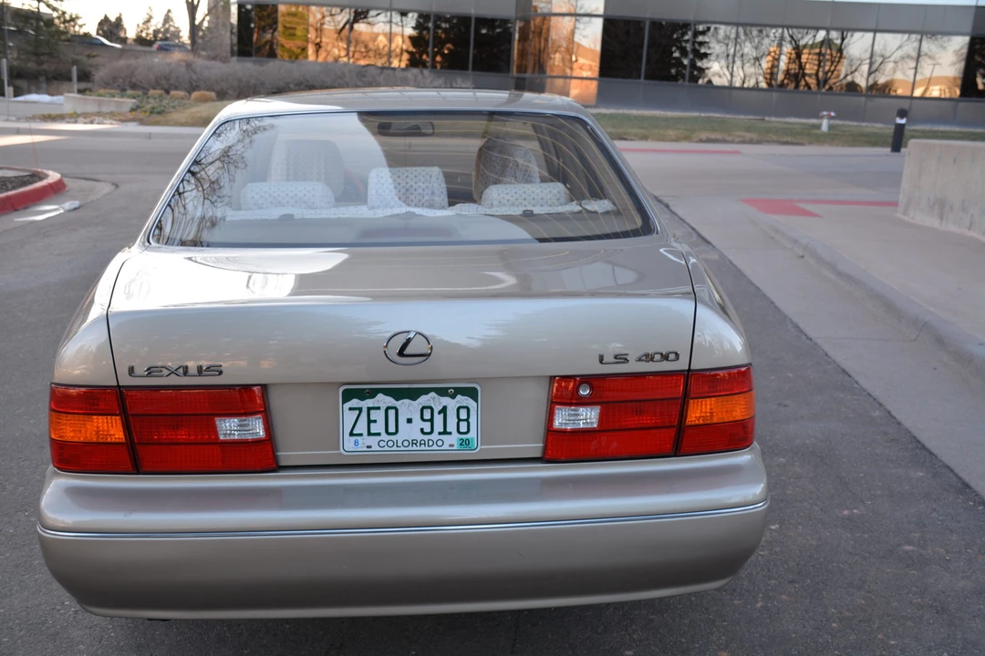 2000 Lexus LS 2nd Gen - Image 14 of 31