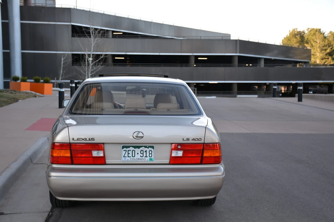 2000 Lexus LS 2nd Gen - Image 13 of 31