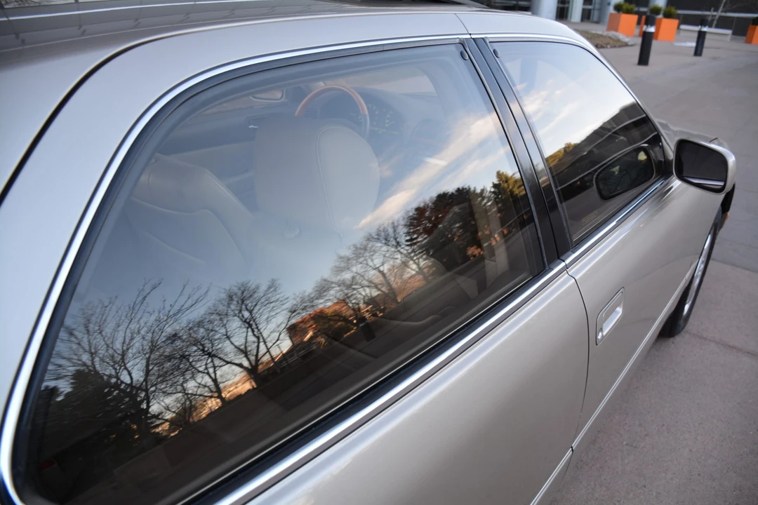 2000 Lexus LS 2nd Gen - Image 27 of 31