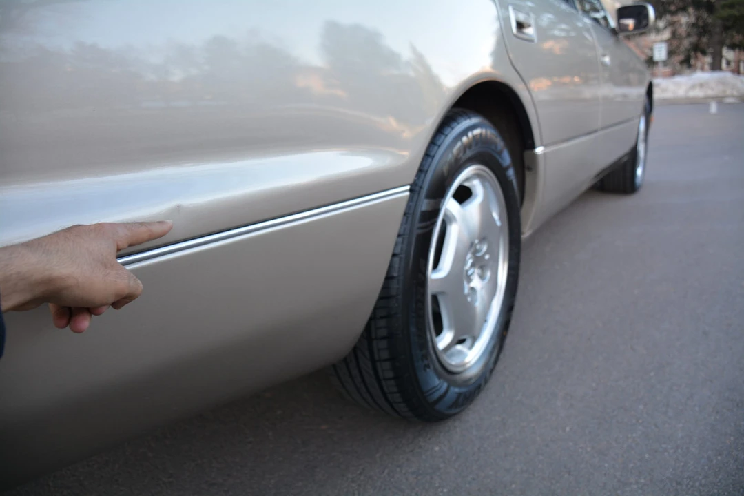 2000 Lexus LS 2nd Gen - Image 21 of 31