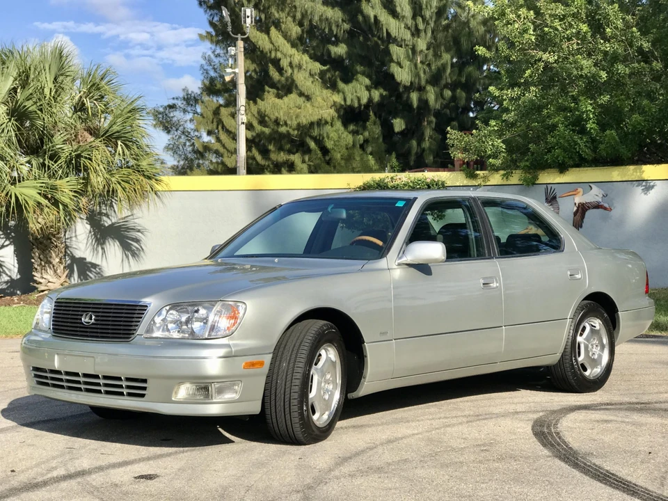 2000 Lexus LS 2nd Gen - Image 3 of 31