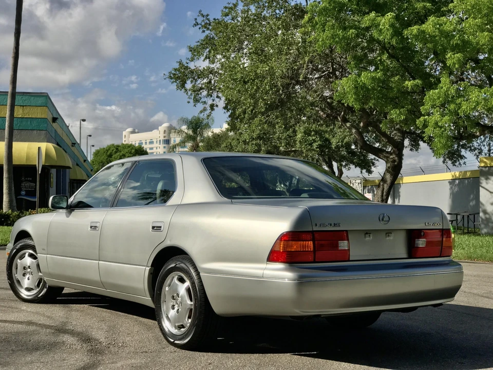 2000 Lexus LS 2nd Gen - Image 6 of 31