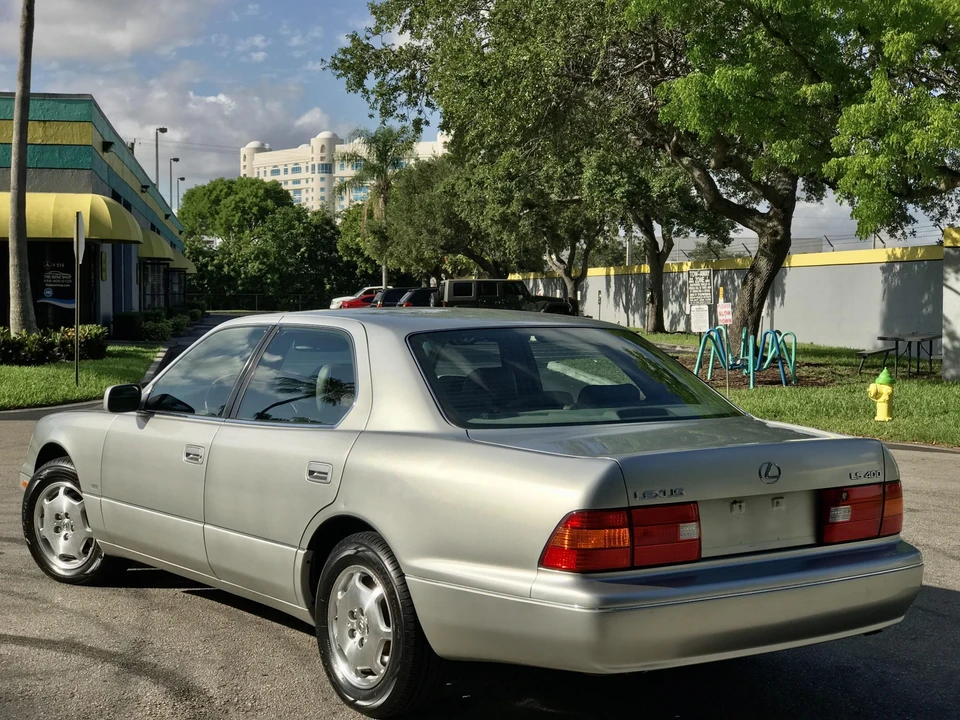 2000 Lexus LS 2nd Gen - Image 7 of 31
