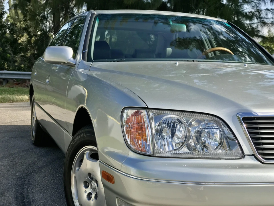 2000 Lexus LS 2nd Gen - Image 20 of 31
