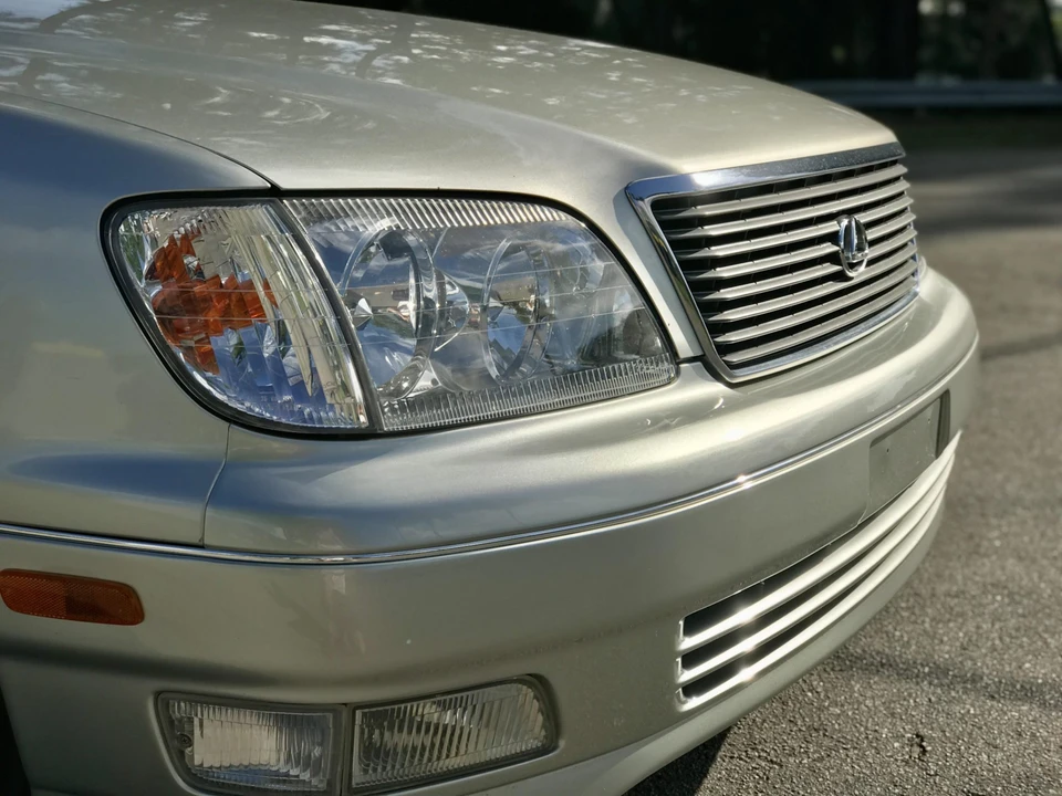 2000 Lexus LS 2nd Gen - Image 26 of 31