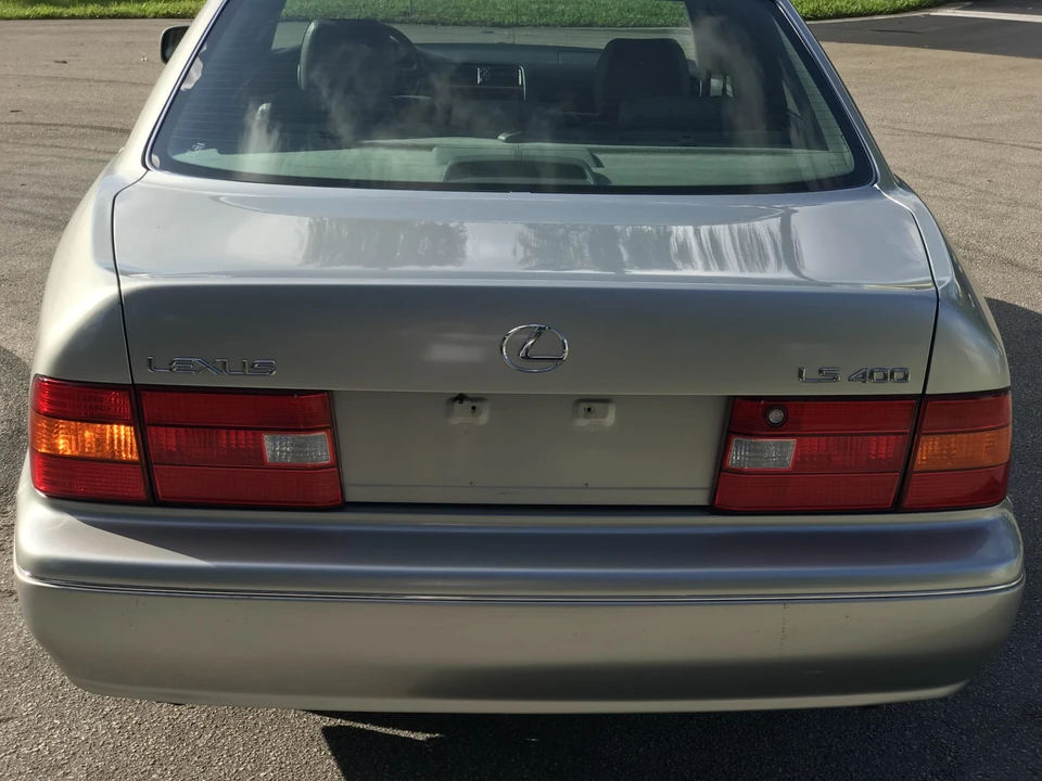 2000 Lexus LS 2nd Gen - Image 31 of 31